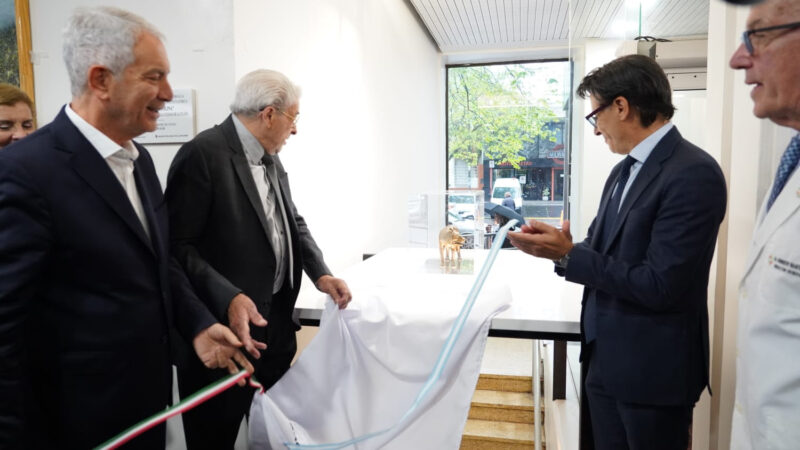 La Plata e Italia, unidas por la historia: Alak encabezó el homenaje a la Loba Capitolina